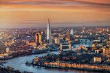 Naplemente London városi horizontján