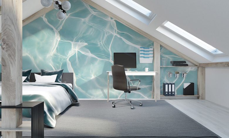 turkiz vizfelszin fenyvisszaverodesekkel fototapeta a haloszoba fototapeta demural